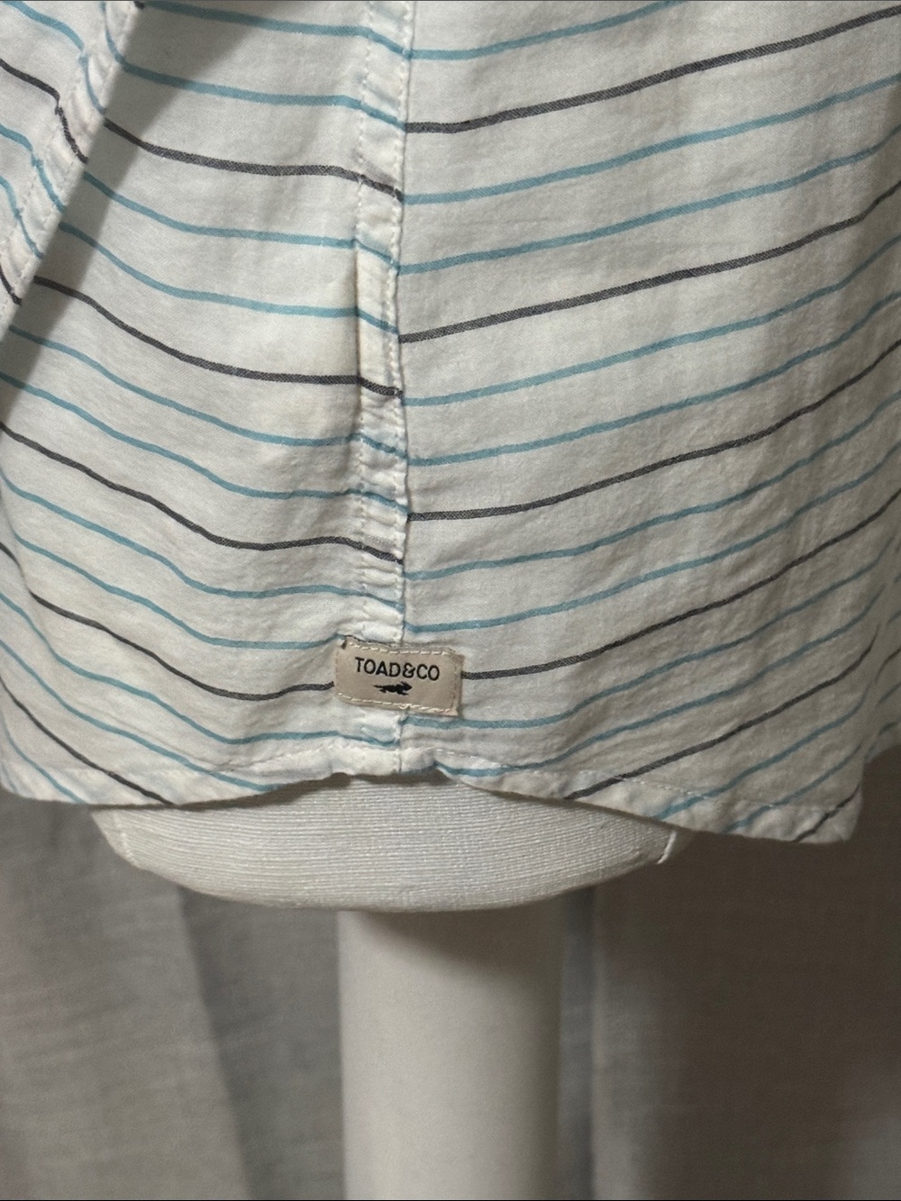 Toad & Co Organic Cotton Button Up-XL-Slightly Sheer-White/Blue-Lightweight-EUC - Picture 8 of 16